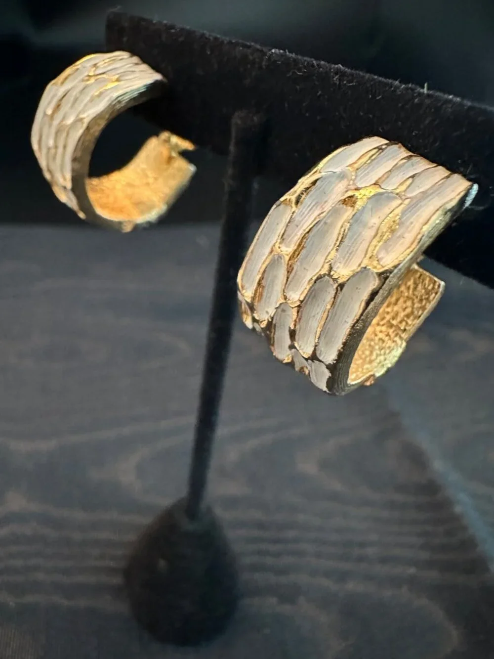 Vintage Gold Tone White Enamel Textured Clip On Hoop Earrings